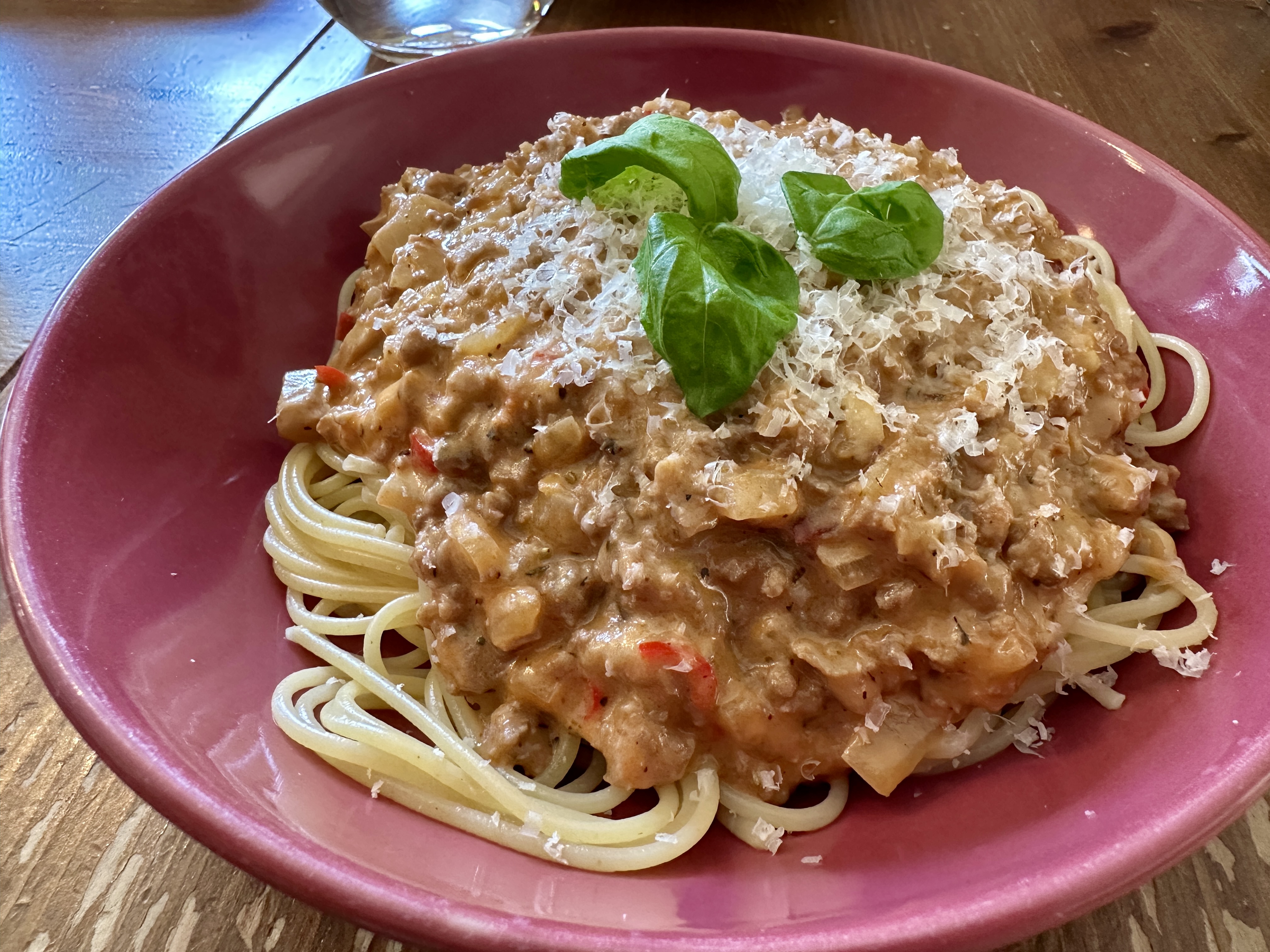 <i>Scharfe Pasta nach</i><i>Bolognese-Art</i>